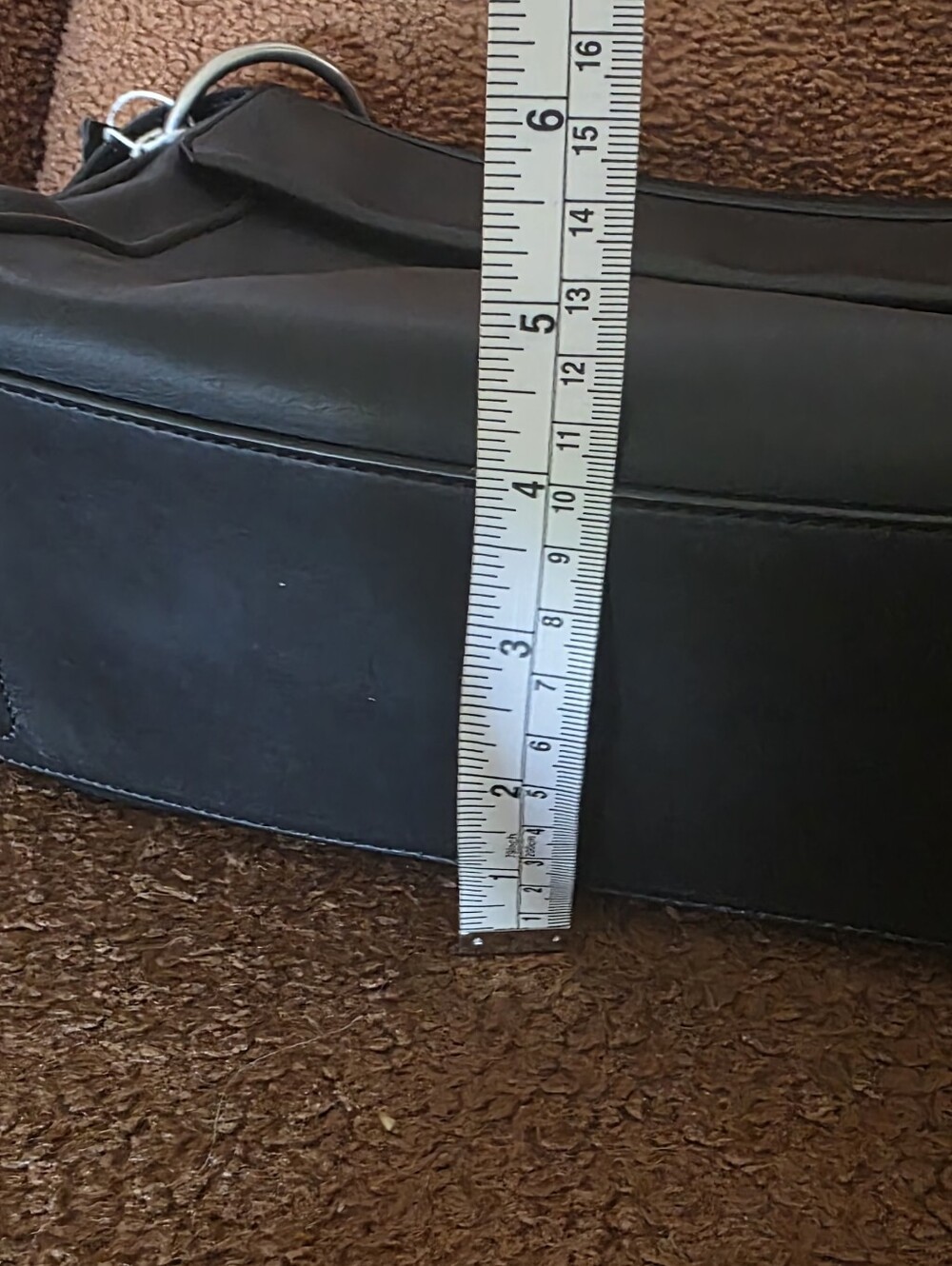 Marc Jacobs Black Leather Messenger Bag. Can't Fit The 13inch Laptop - Picture 13 of 13